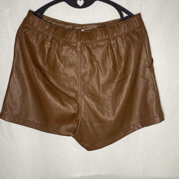 HOLLISTER Shorts Ultra High Rise Faux Leather Front Pockets Fall Womens L Brown - Picture 2 of 8